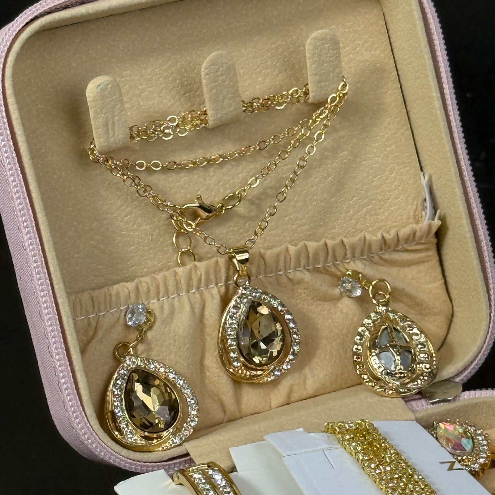 Women’s Gold-Tone Watch & Jewelry Set – Pink Box Edition