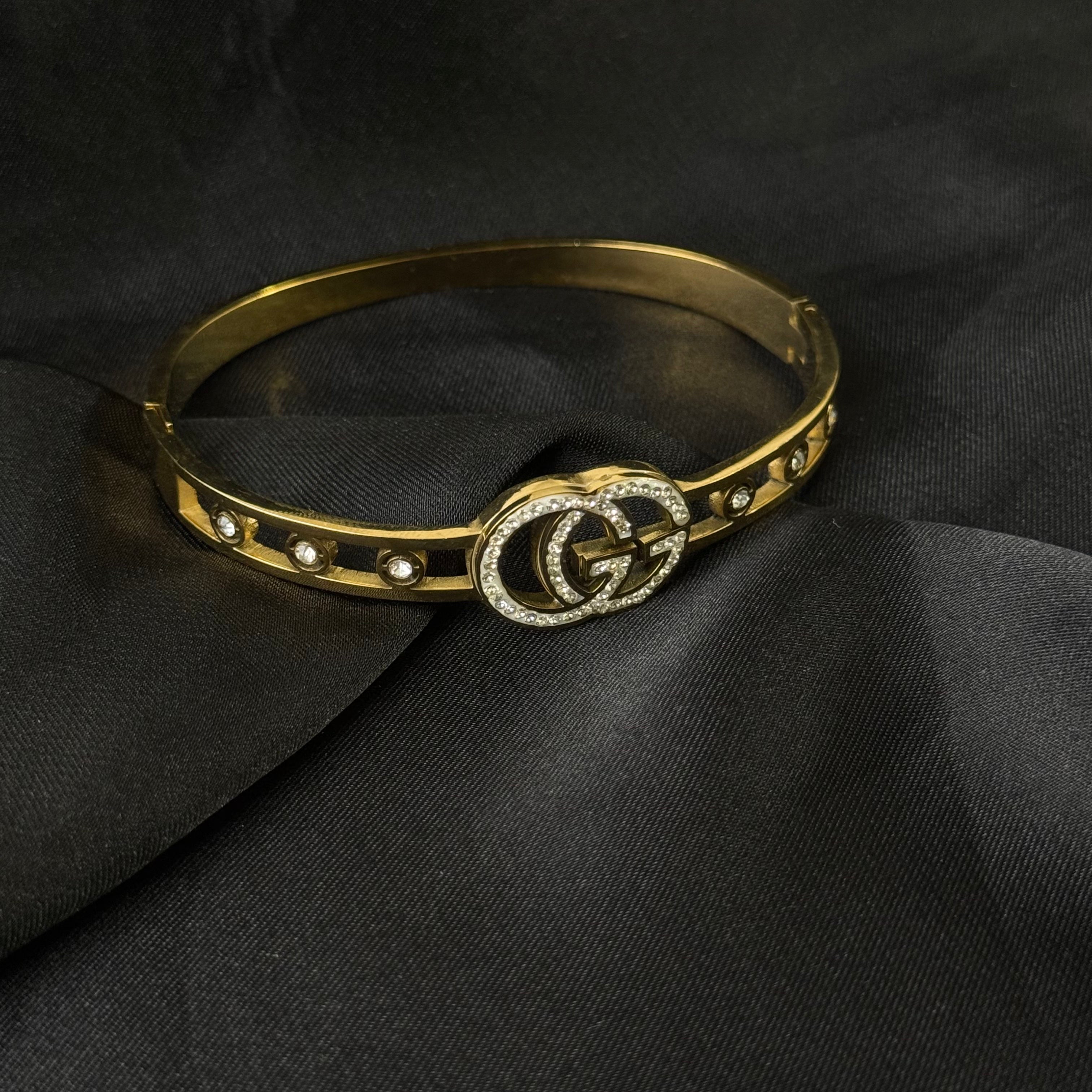 Gucci Blondie Crystal Bangle Bracelet – Light Gold-Toned Brass