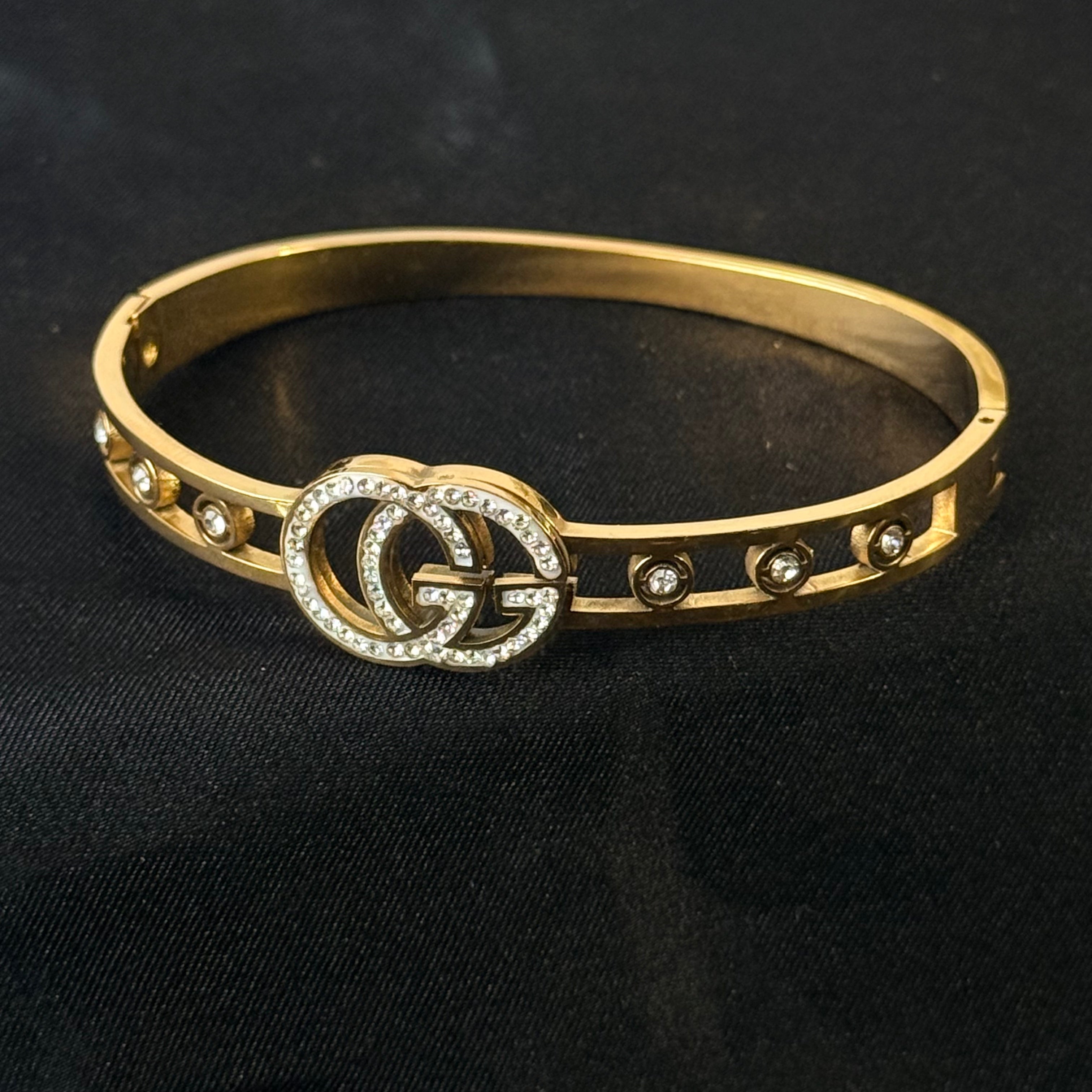 Gucci Blondie Crystal Bangle Bracelet – Light Gold-Toned Brass