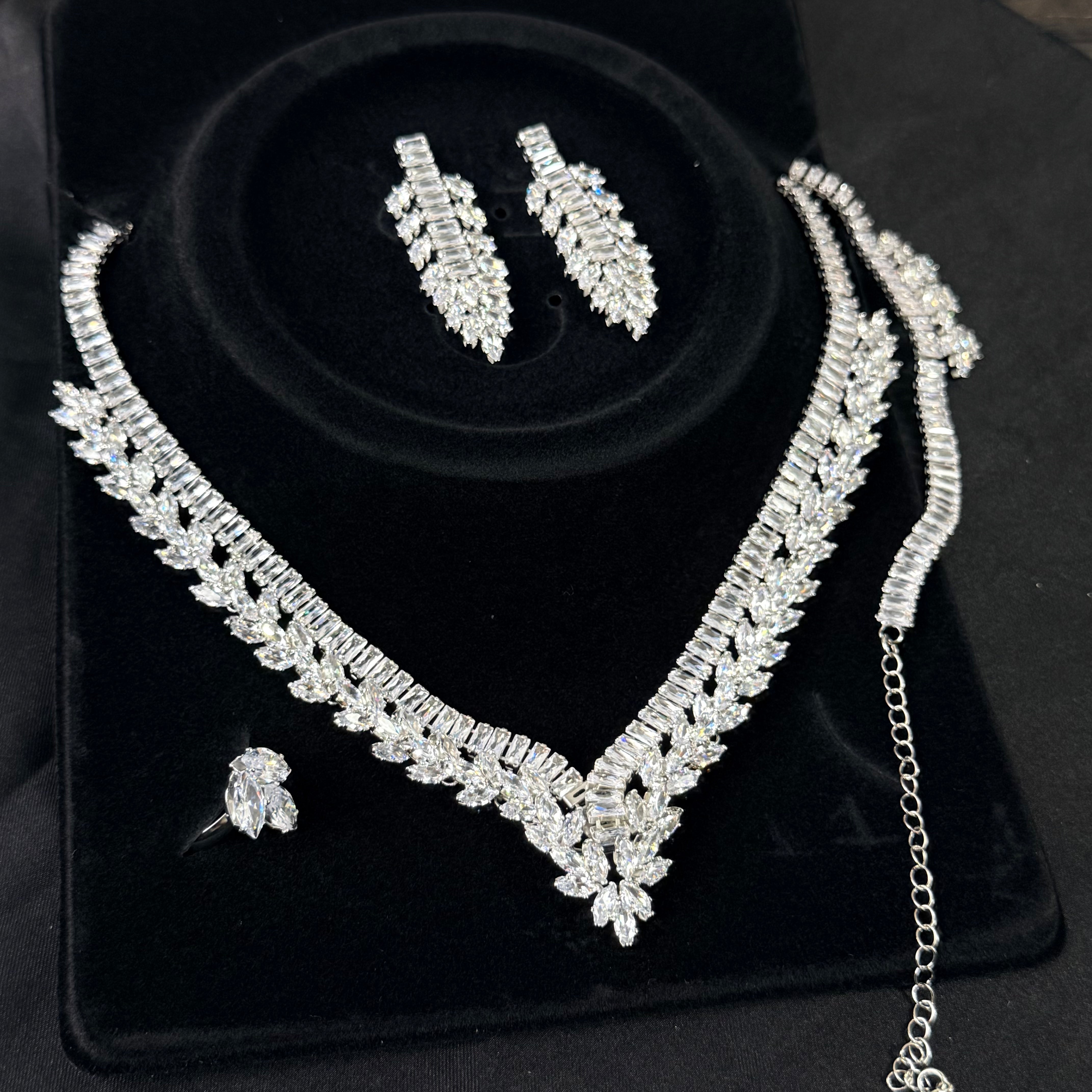 Luxury Cubic Zirconia Bridal Jewelry Set – V-Cut