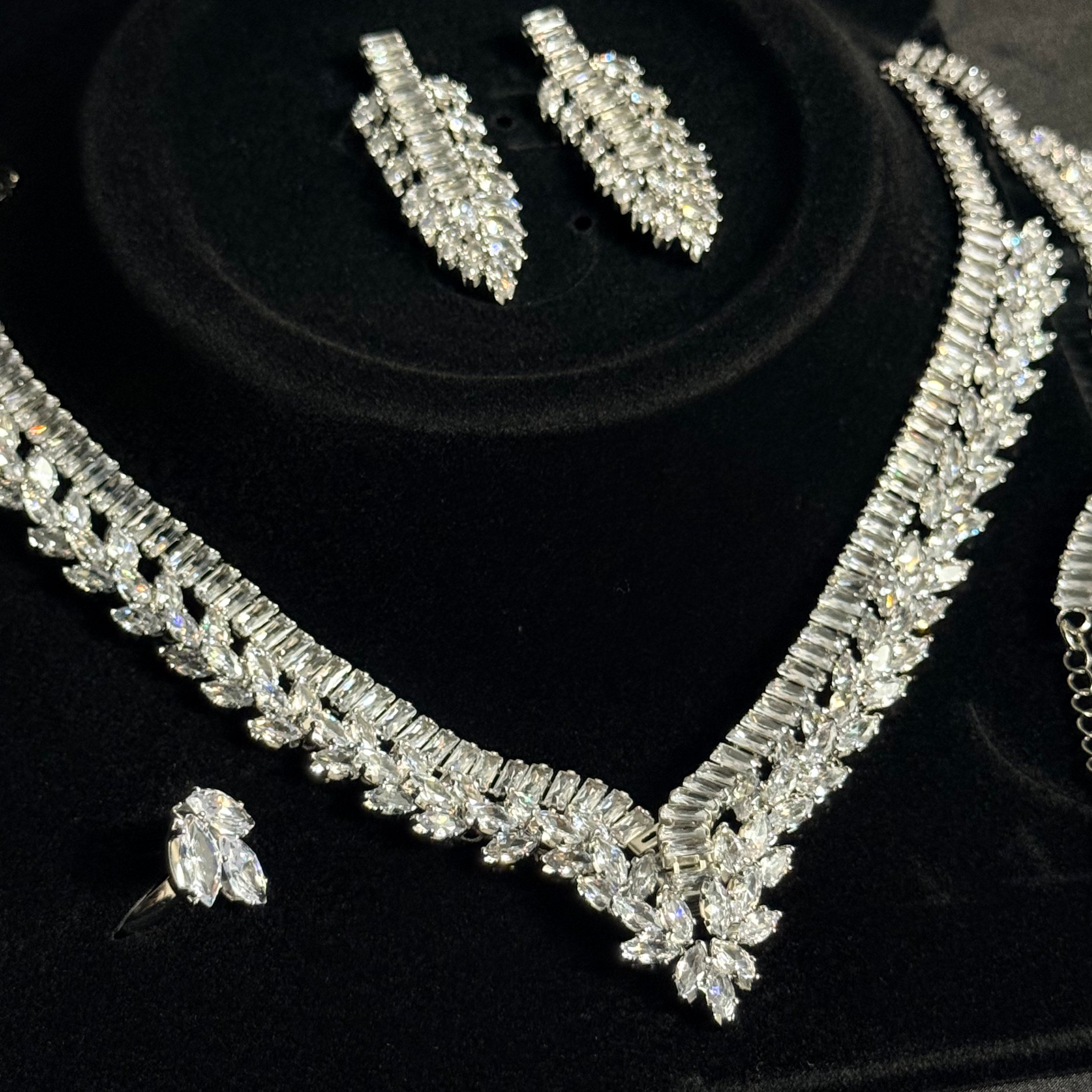 Luxury Cubic Zirconia Bridal Jewelry Set – V-Cut