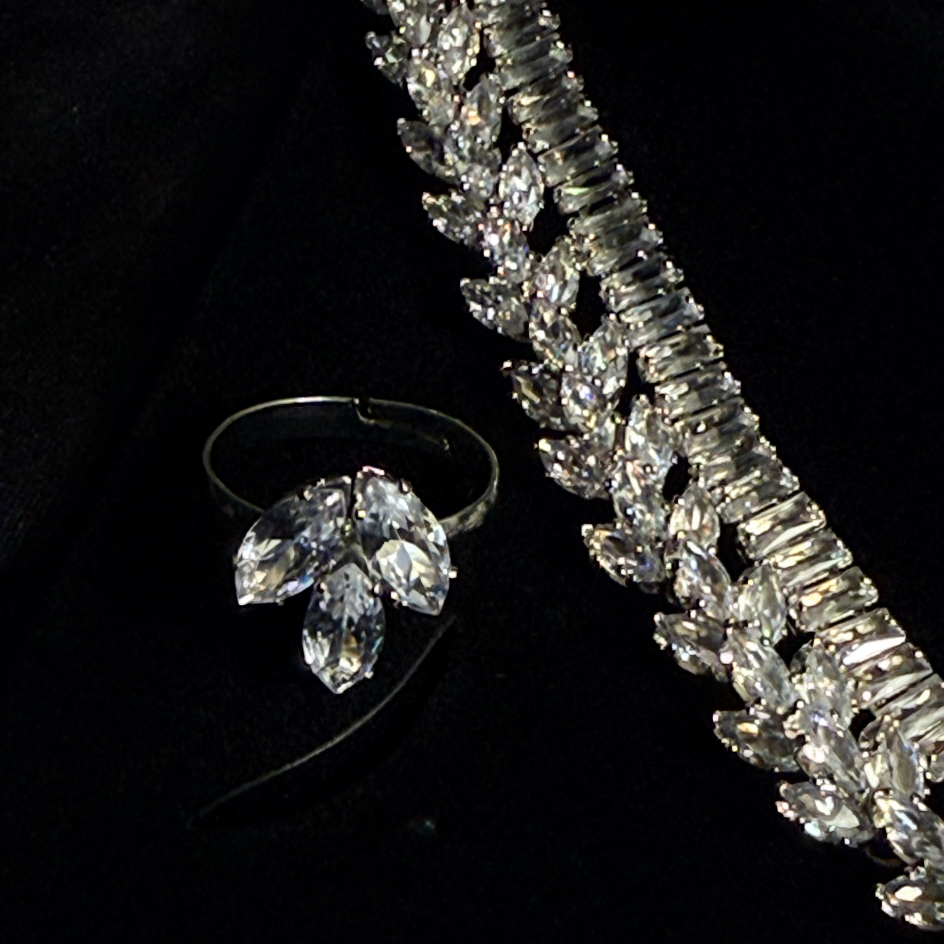 Luxury Cubic Zirconia Bridal Jewelry Set – V-Cut