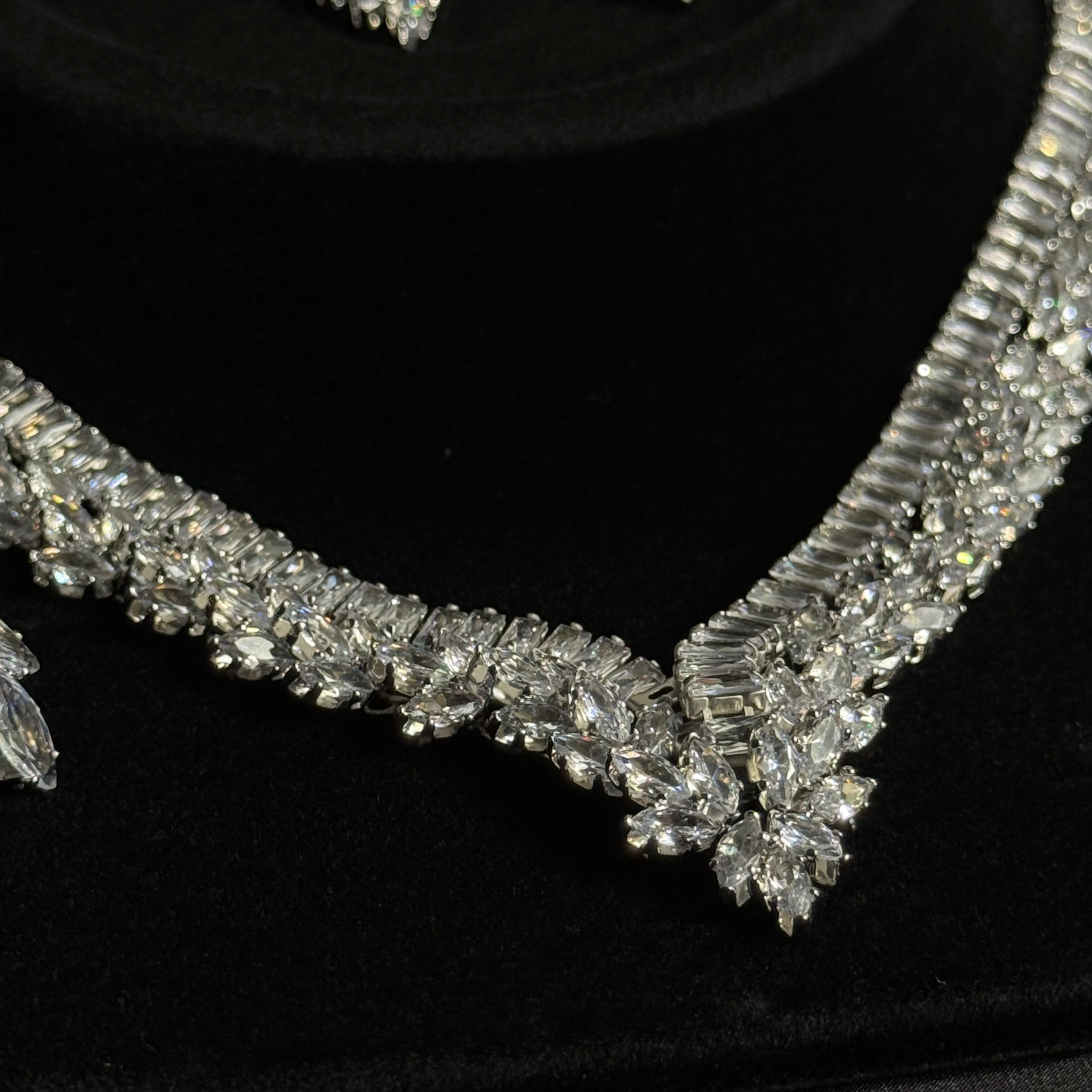 Luxury Cubic Zirconia Bridal Jewelry Set – V-Cut